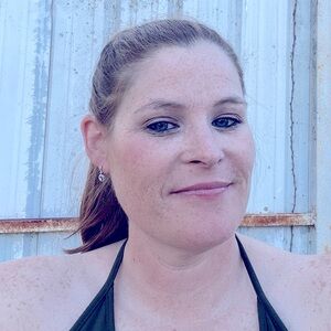 Meet your Posher, Carissa